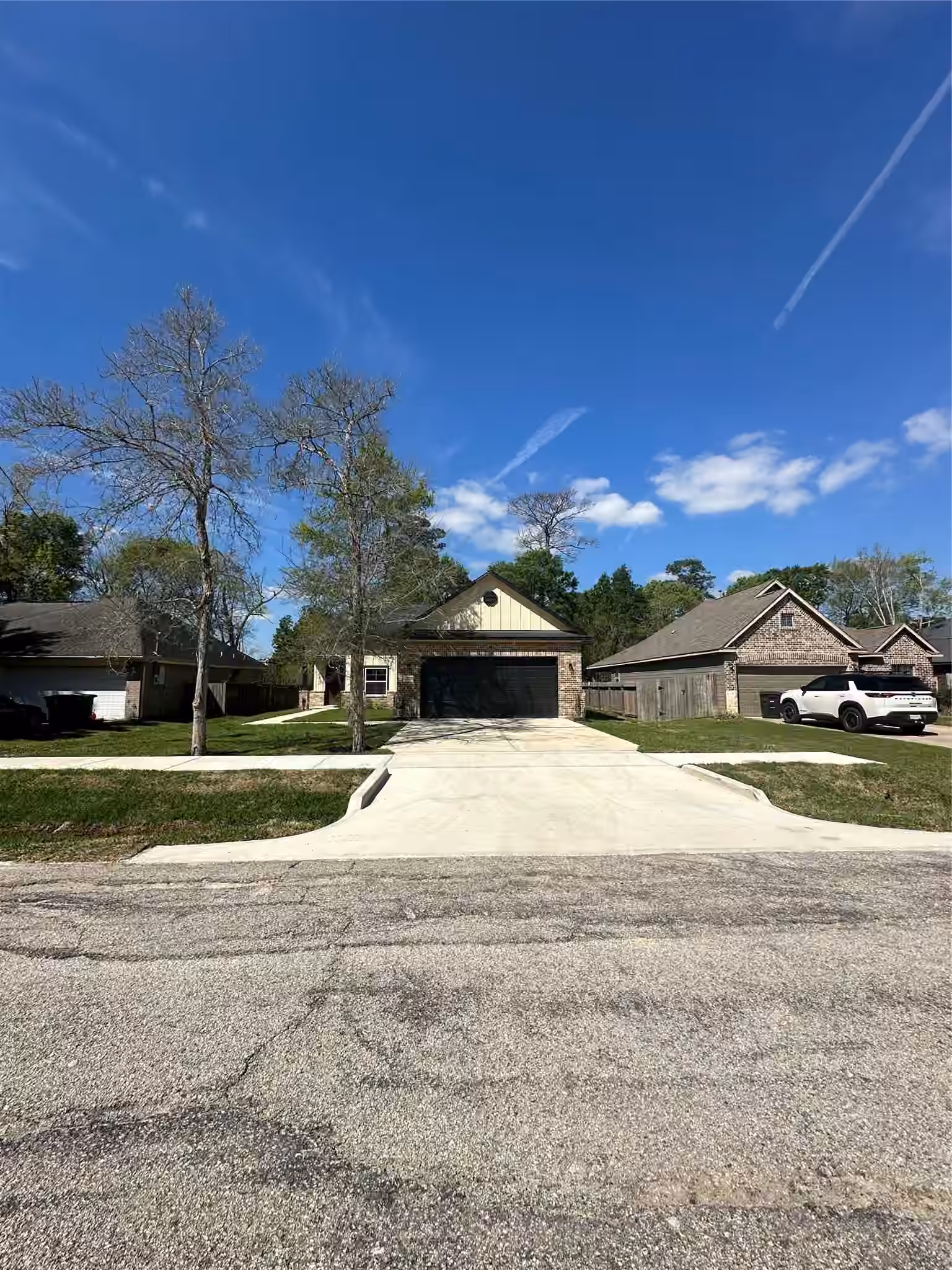 Photo of 22525 E Shorewood Loop E, Huffman, TX 77336