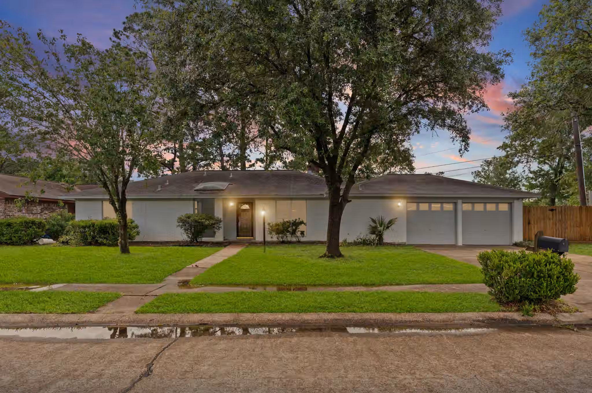 Photo of 4205 Queenswood Street, Baytown, TX