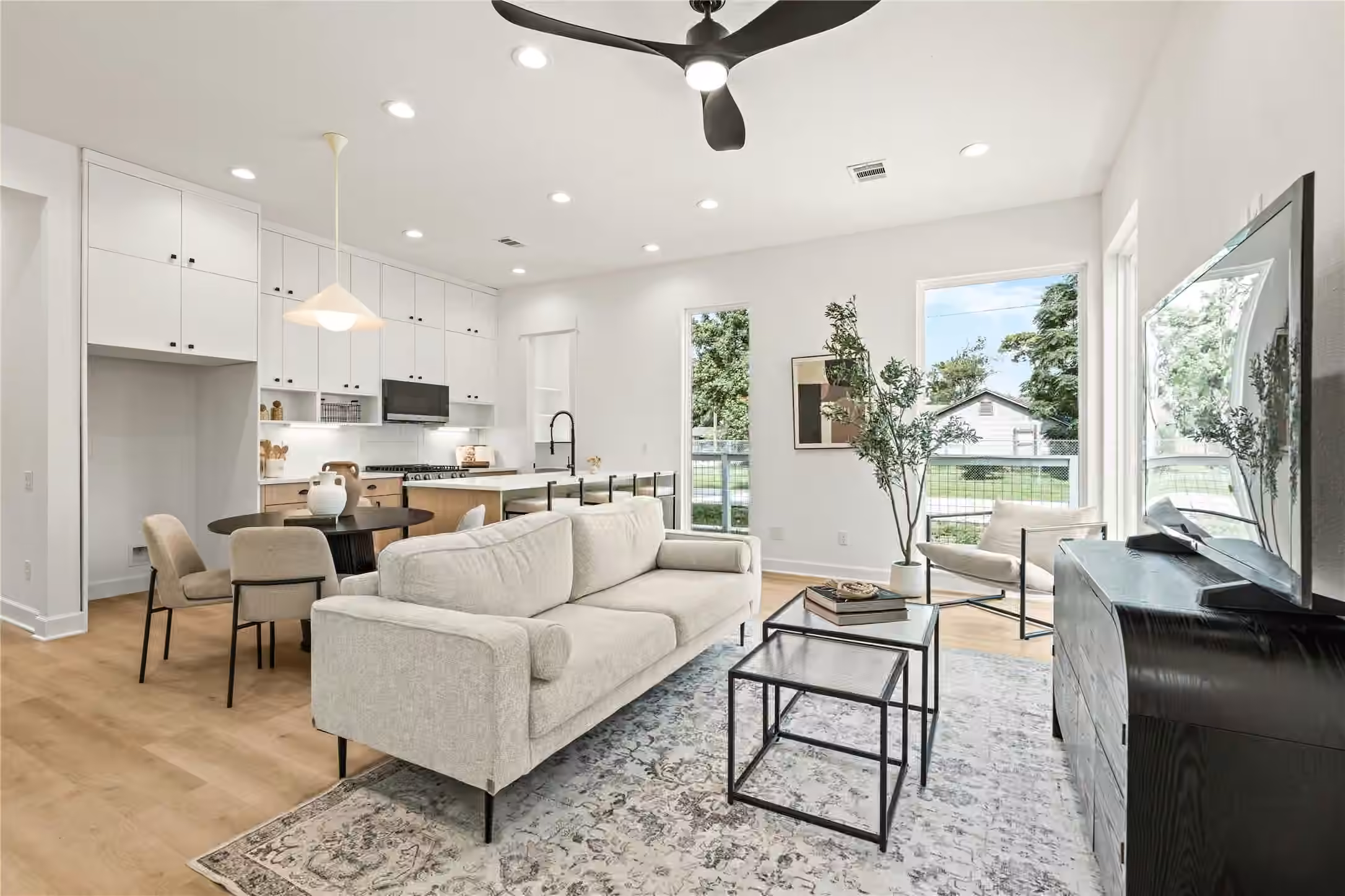 Photo 3 of 7444 Tremper Street, Houston, TX