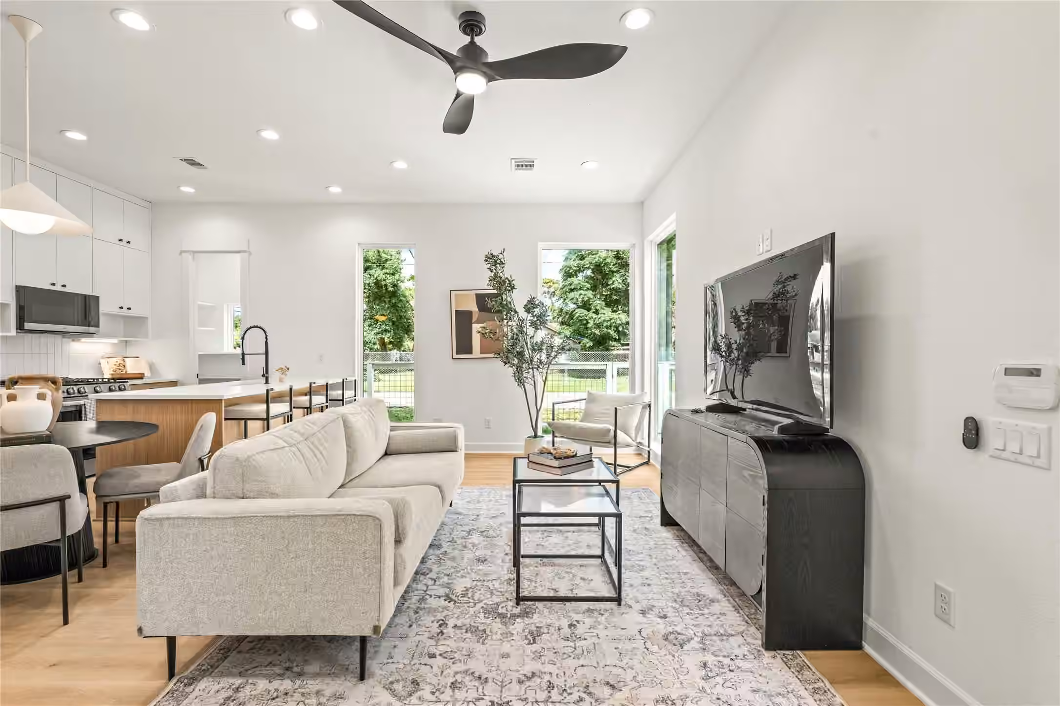 Photo 5 of 7444 Tremper Street, Houston, TX