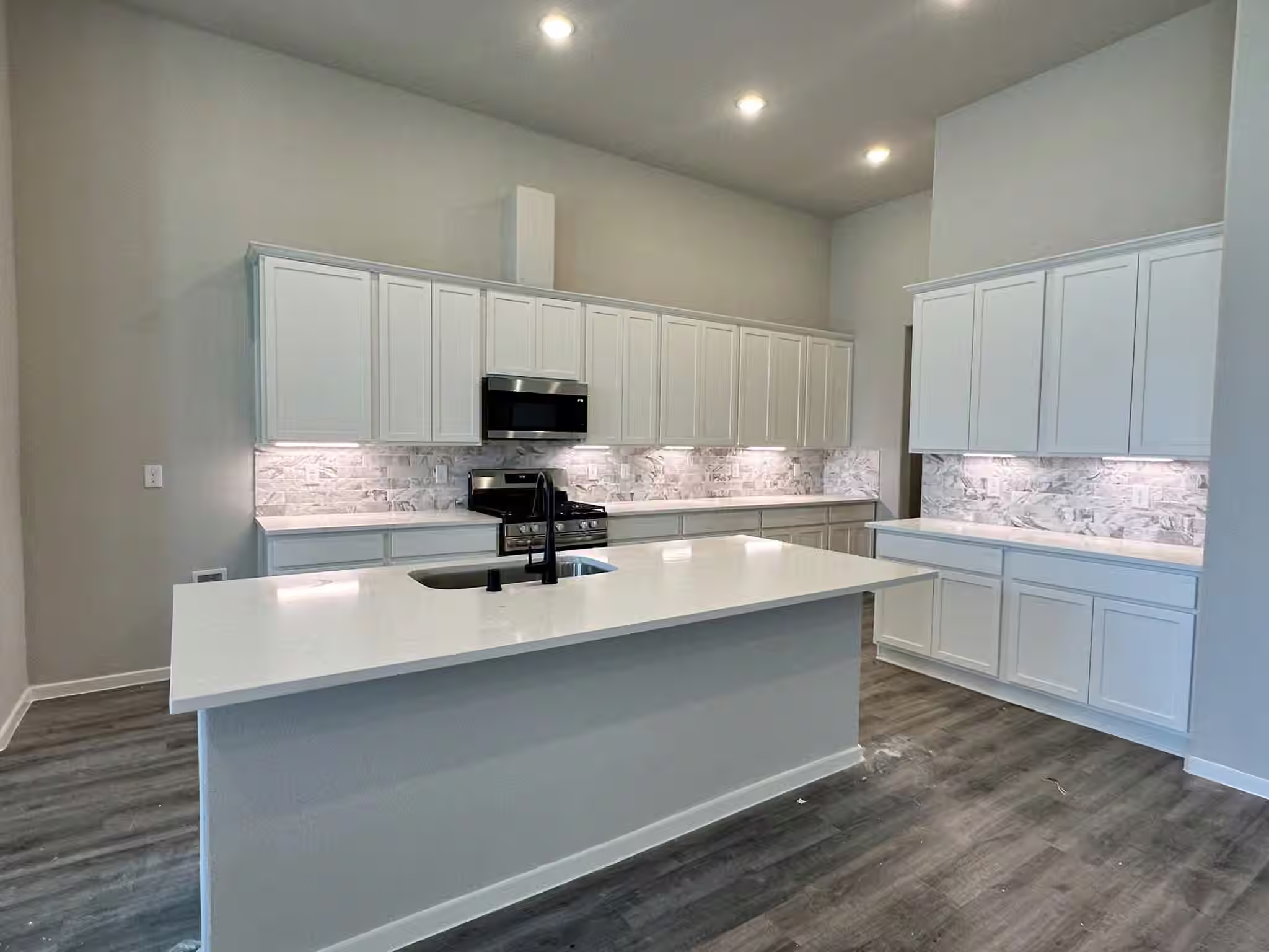 Photo 4 of 13627 Lago Vista Drive, Iowa Colony, TX