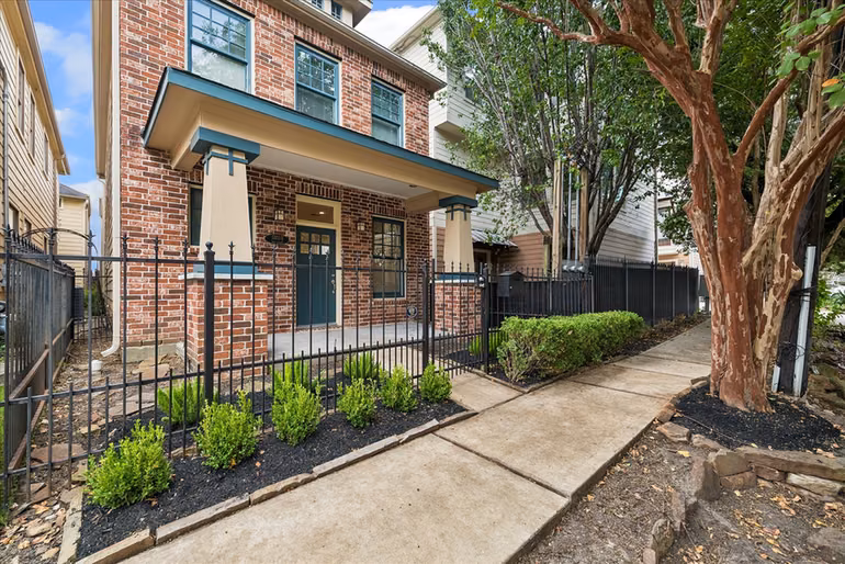 Photo 3 of 5303 Nett Street B, Houston, TX