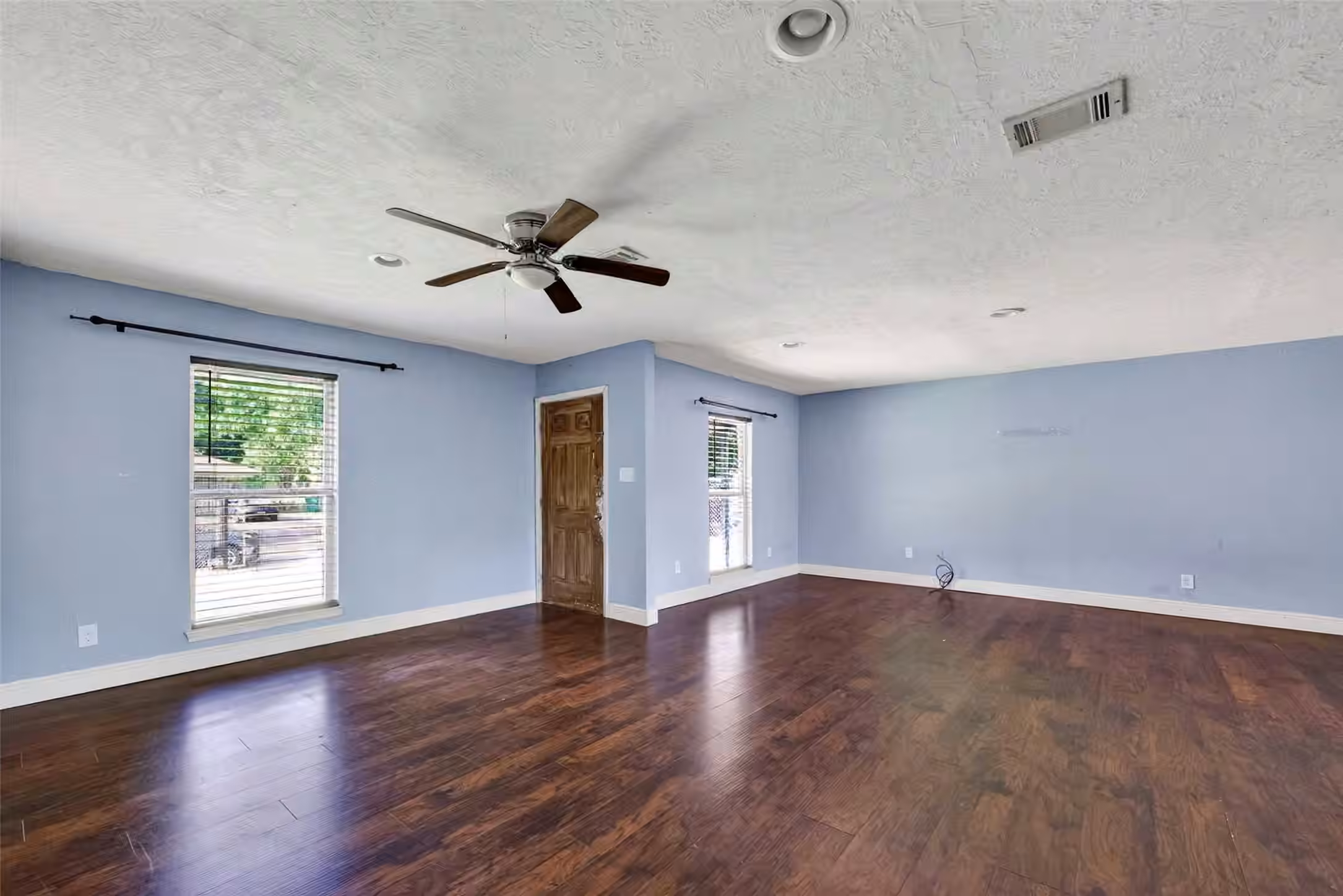 Photo 4 of 7213 Rhobell Street, Houston, TX