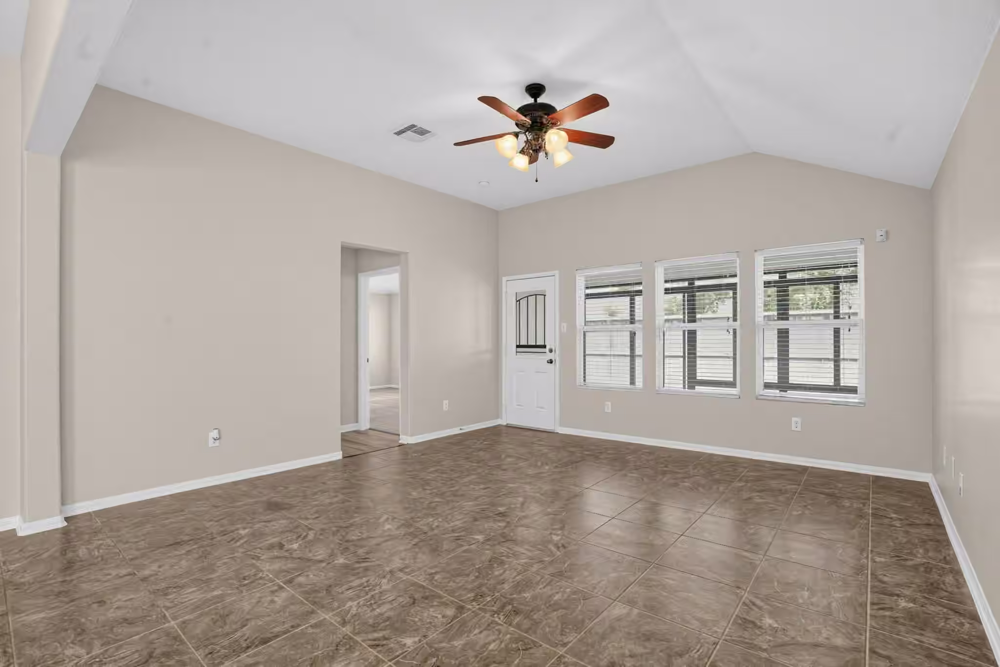 Photo 4 of 5035 Blue Spruce Hill Street, Humble, TX 77346