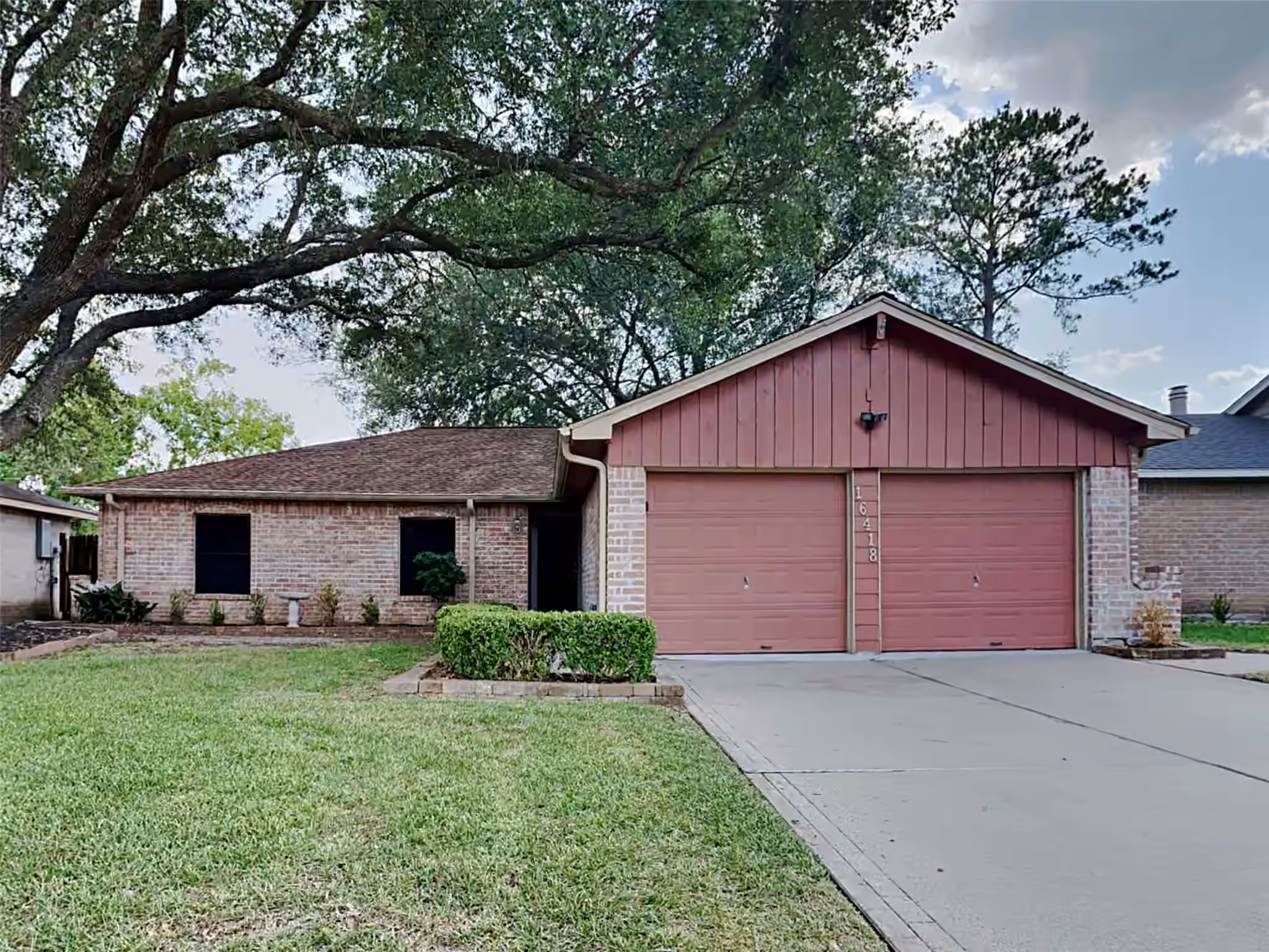 Photo of 16418 Forest Bend Avenue, Friendswood, TX 77546