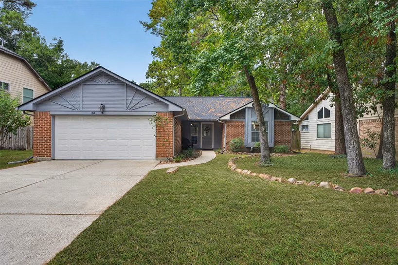 Photo of 28 S Rain Forest Court, The Woodlands, TX 77380