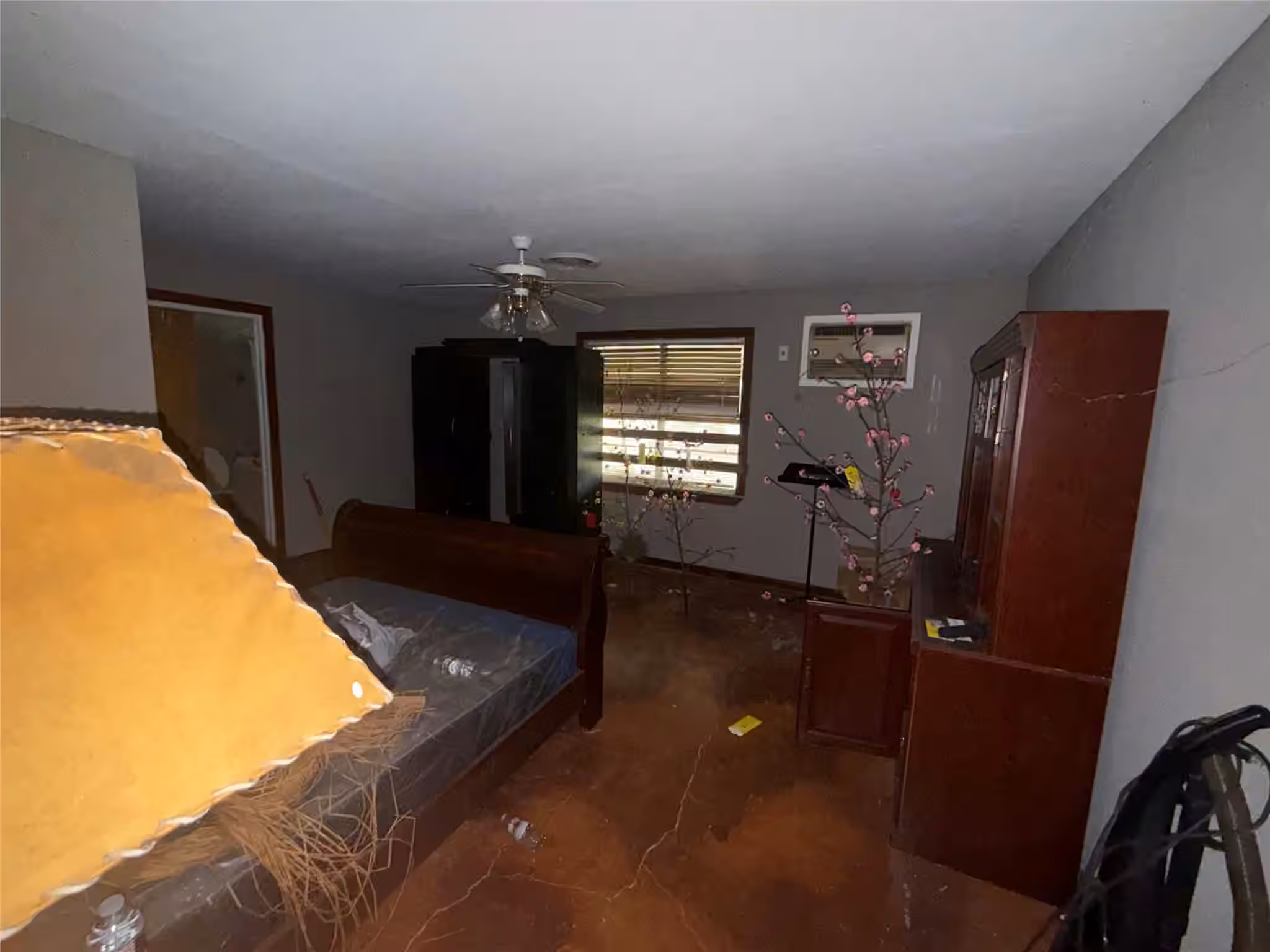 Photo 6 of 1556 County Road 2042, Hull, TX