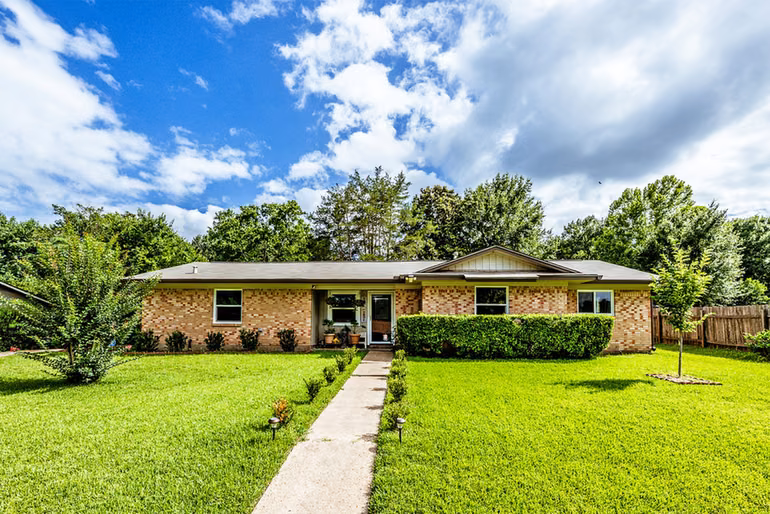 Photo of 2202 Easley Circle, Huntsville, TX