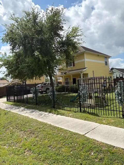 Photo 3 of 9335 Lomax Street, Houston, TX