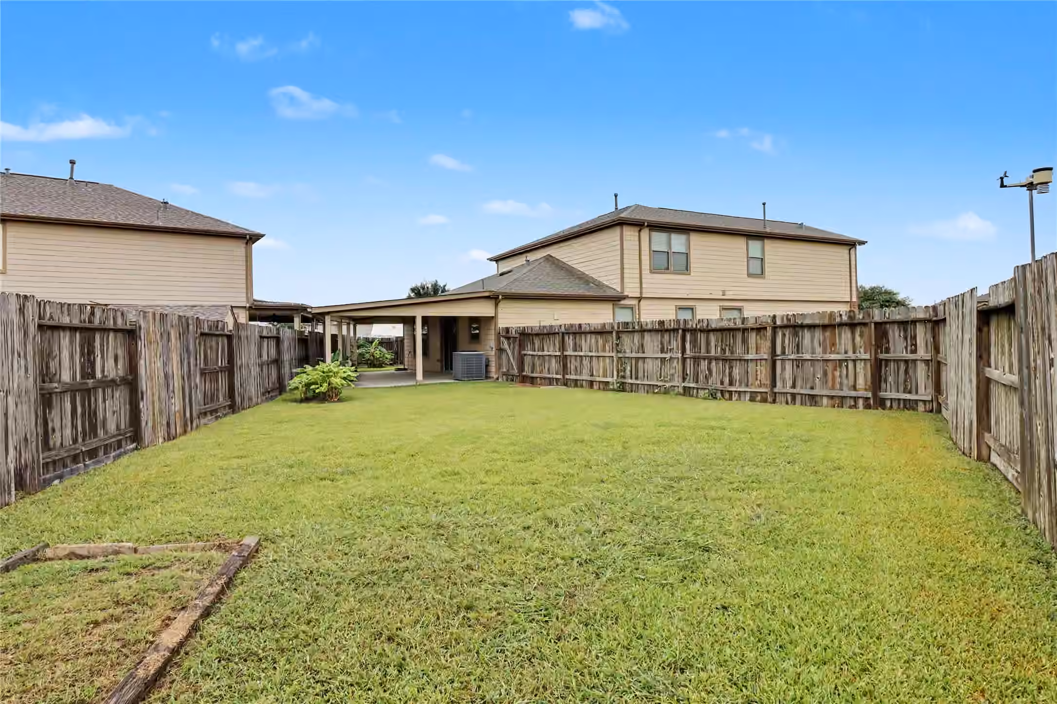 Photo 5 of 911 Bandon Lane, Houston, TX