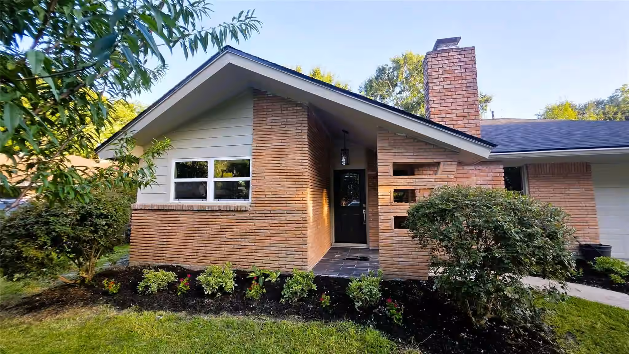 Photo 2 of 5315 Briarbend Drive, Houston, TX