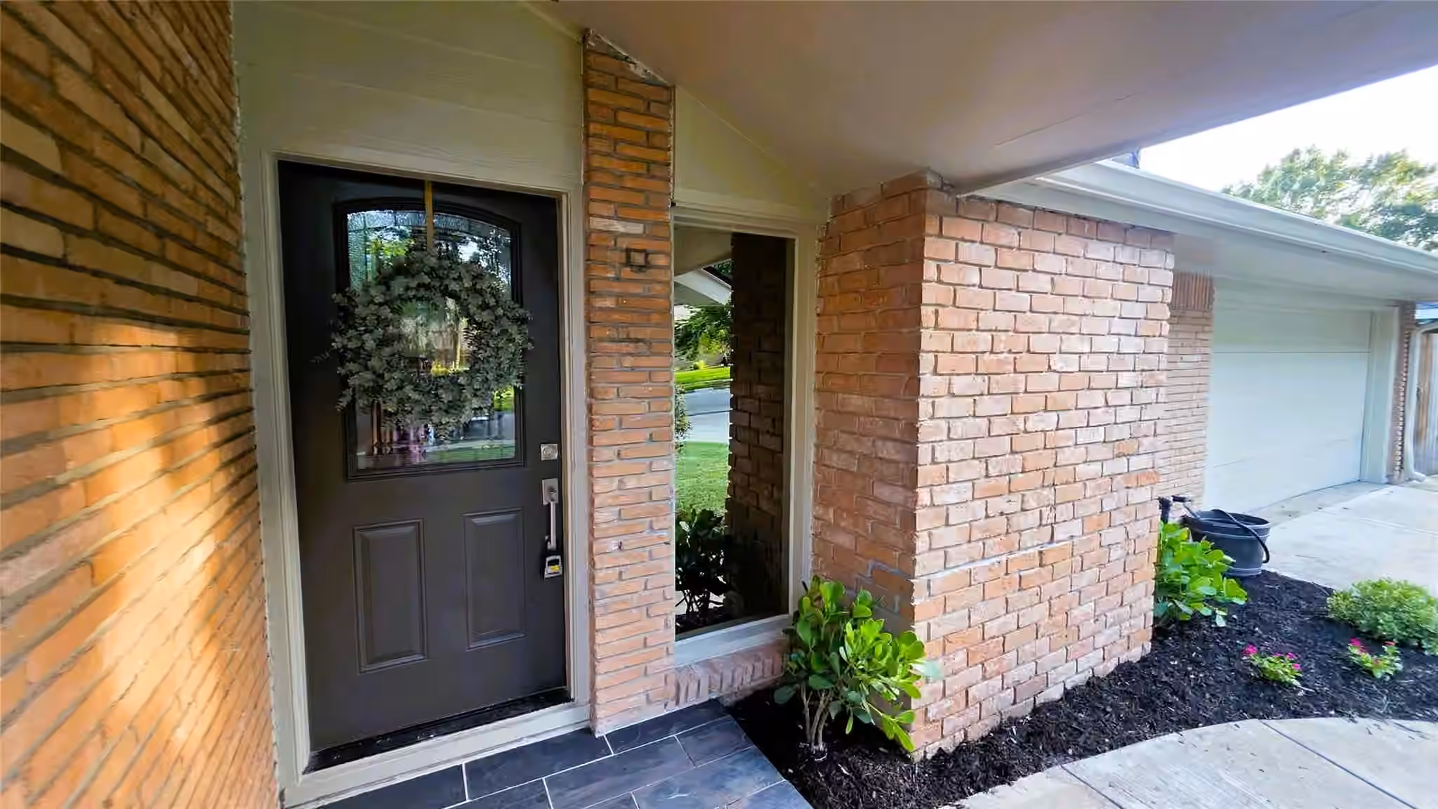 Photo 5 of 5315 Briarbend Drive, Houston, TX