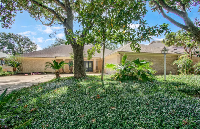 Photo 2 of 2719 E Pebble Beach Drive, Missouri City, TX