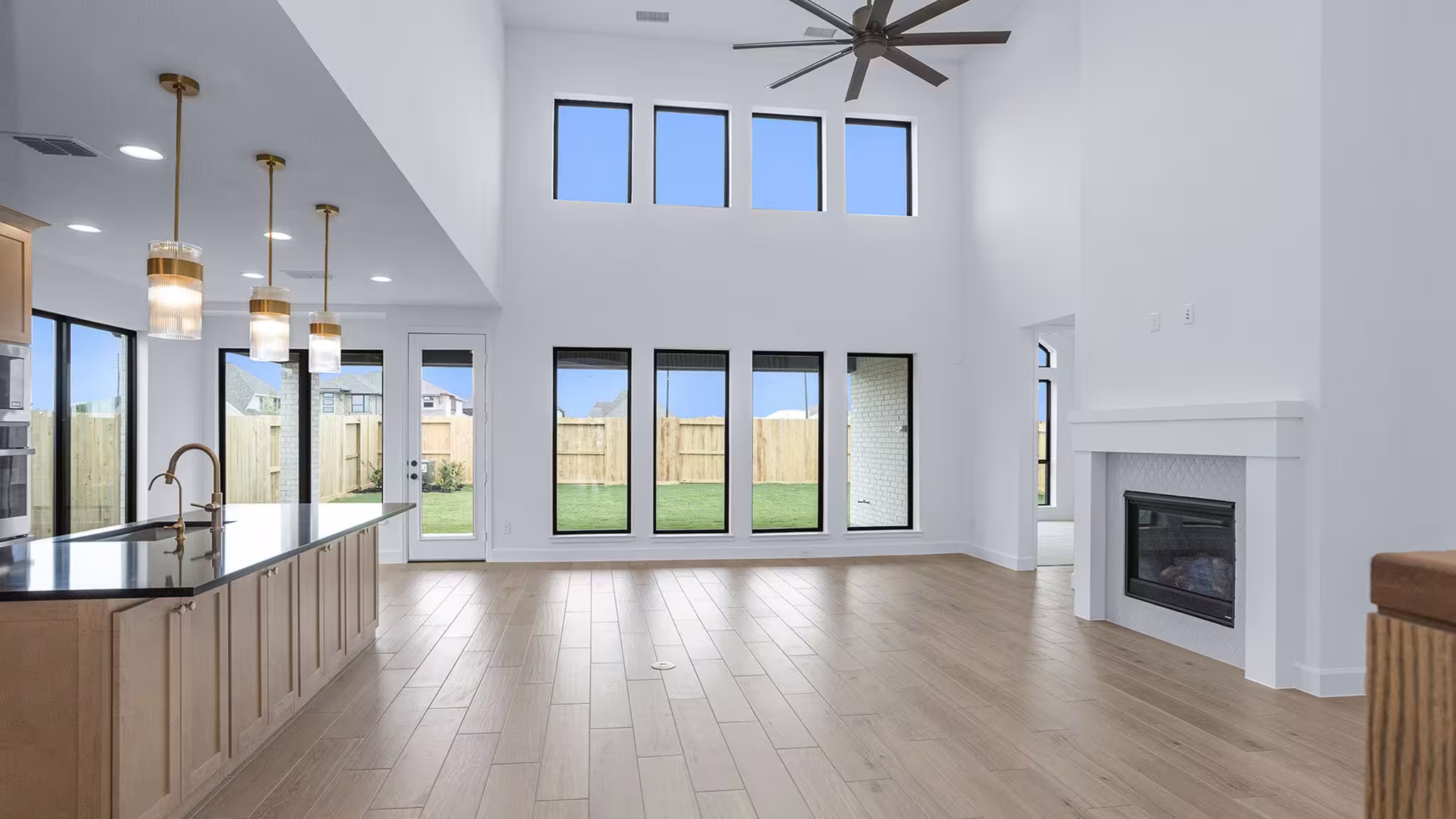 Photo 3 of 16514 Harmony Lea Lane, Hockley, TX