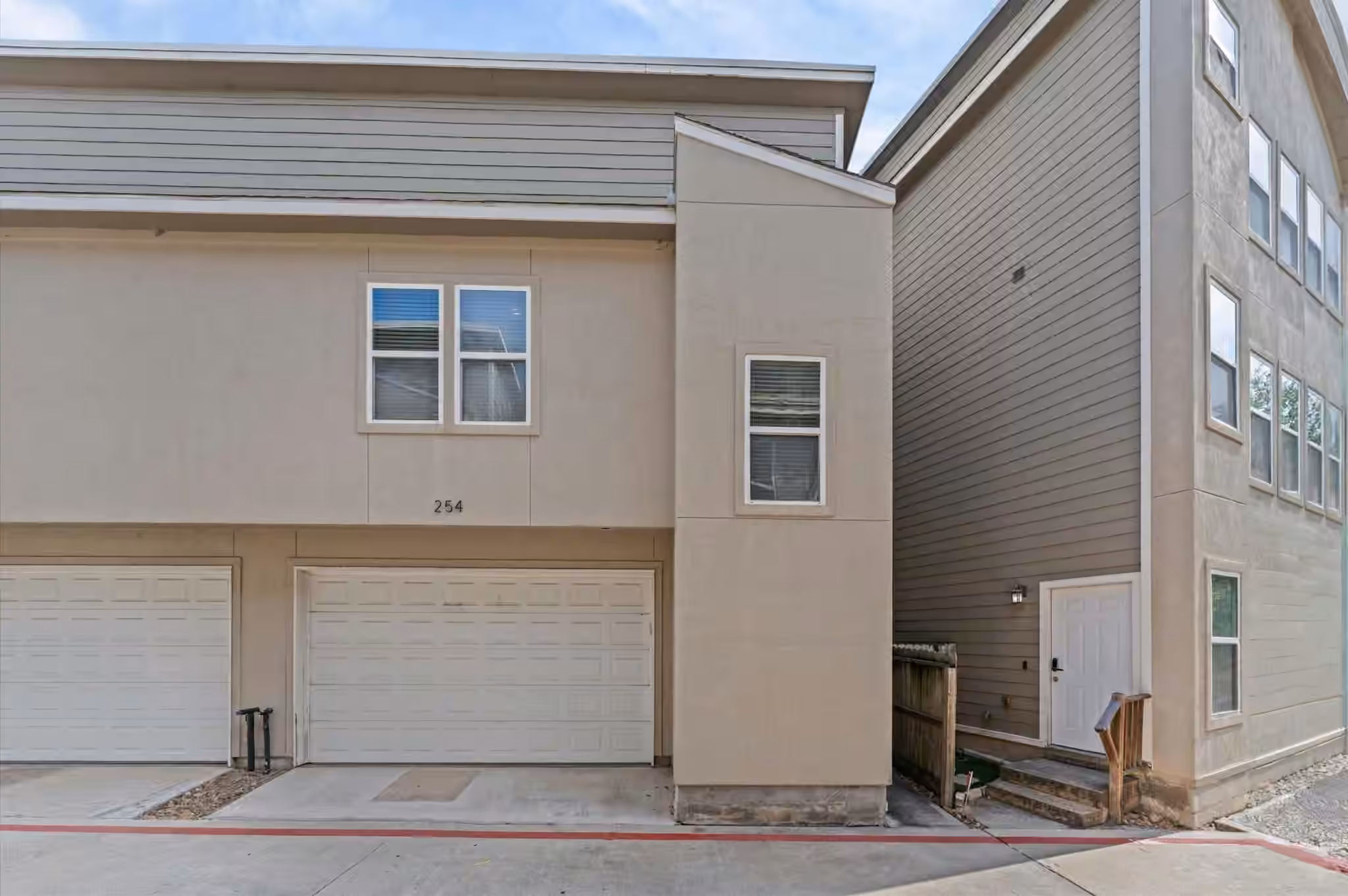 Photo of 254 N Lenox Street, Houston, TX