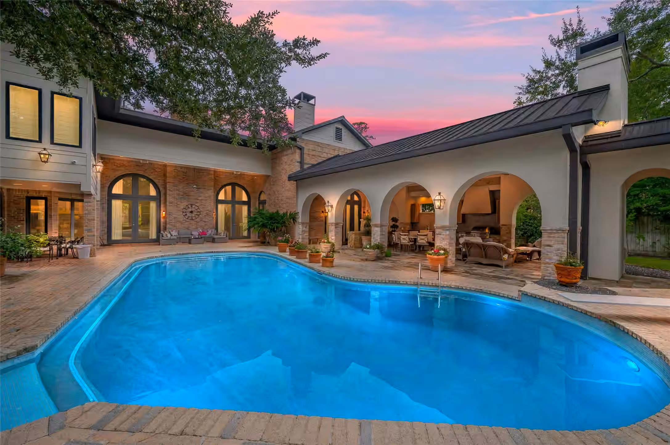 Photo 2 of 11518 Shadow Way, Houston, TX