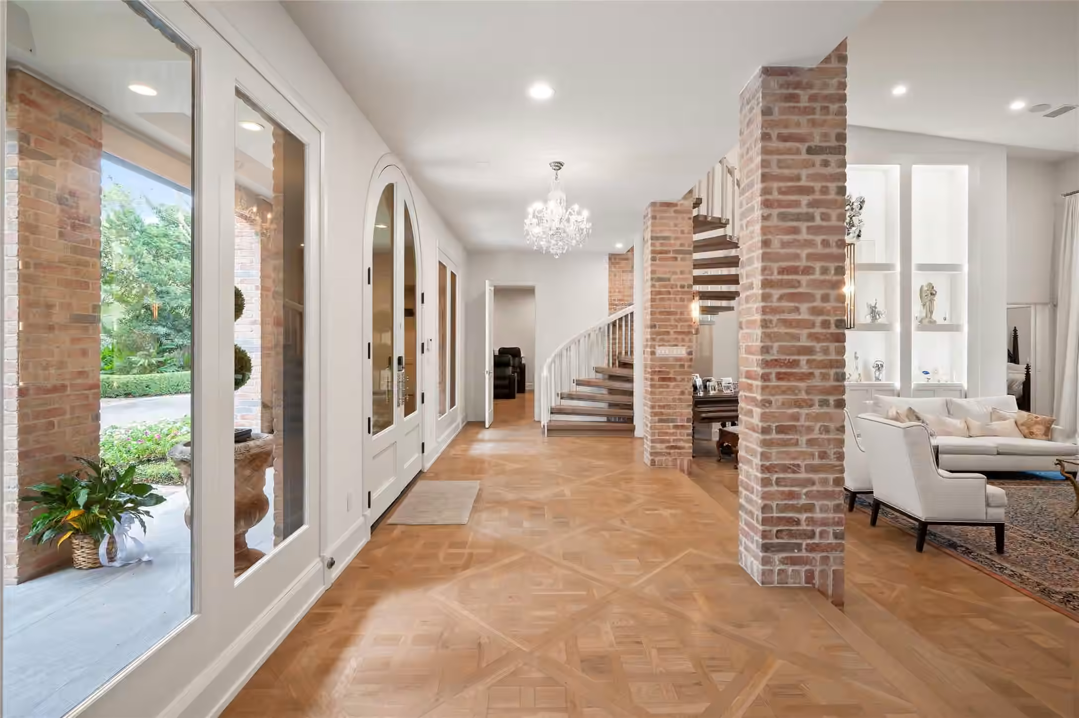 Photo 4 of 11518 Shadow Way, Houston, TX