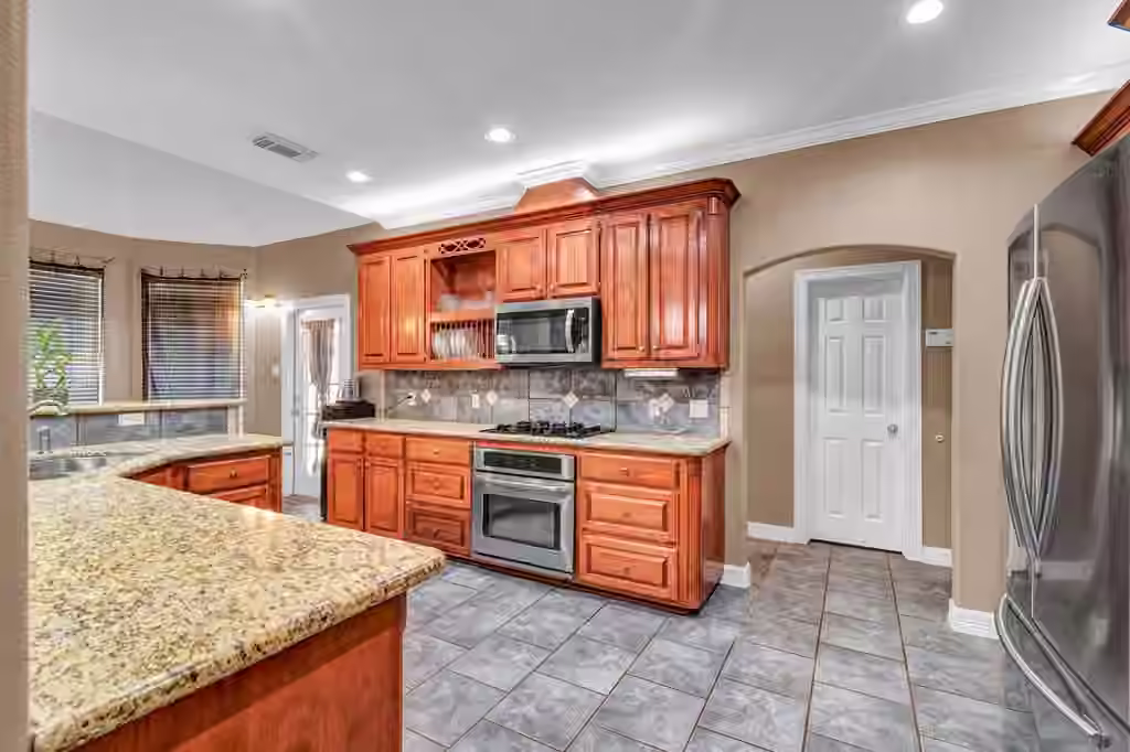 Photo 4 of 61 Parsley Court, Lake Jackson, TX