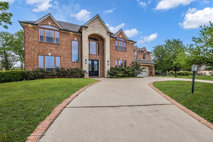 Photo 3 of 15 Winterhaven Lane, Montgomery, TX