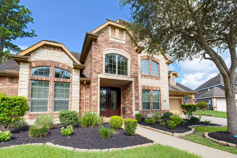 Photo 2 of 440 Old Orchard Court, Dickinson, TX