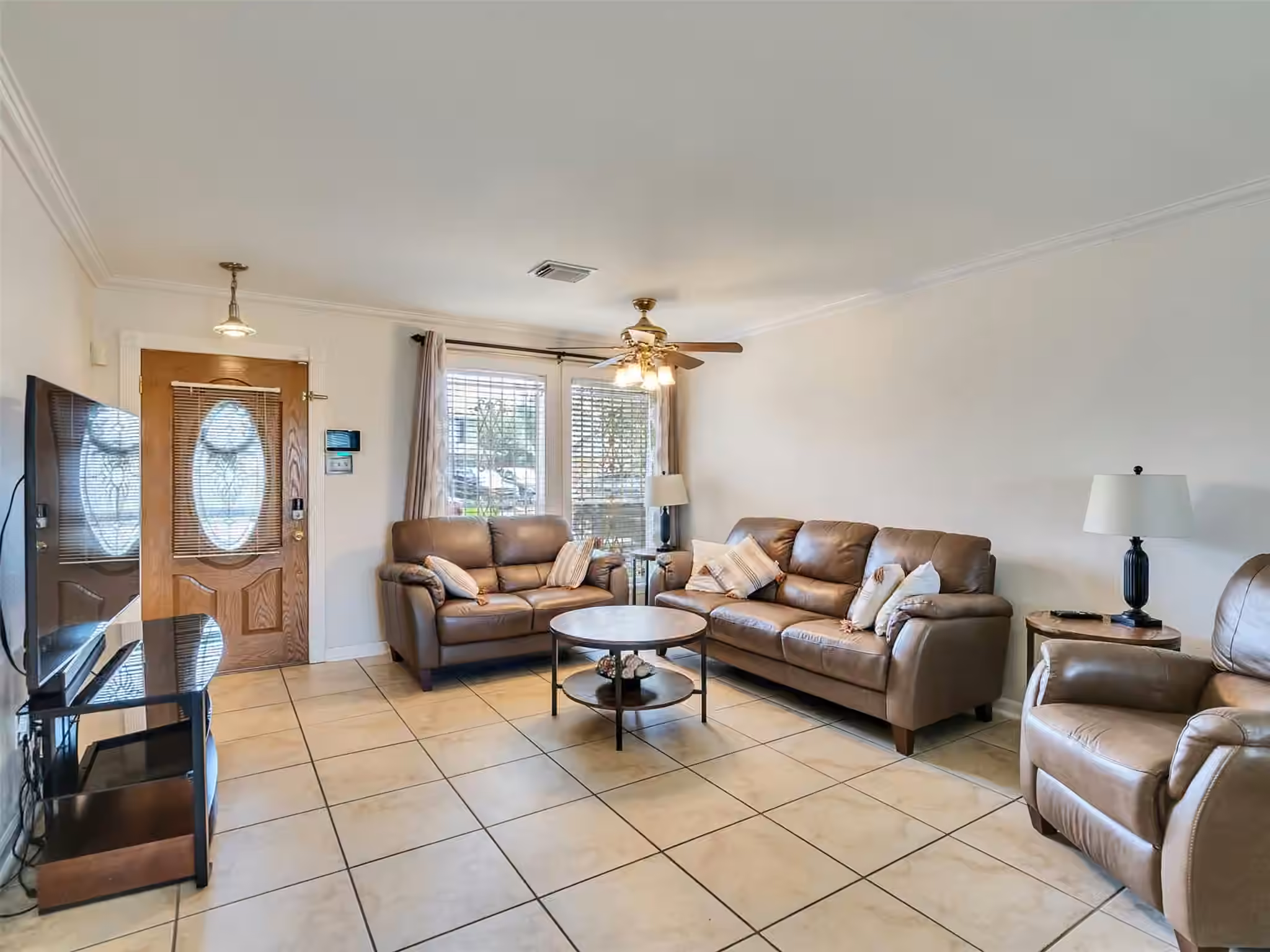 Photo 5 of 10811 Meadow Walk Lane, Houston, TX
