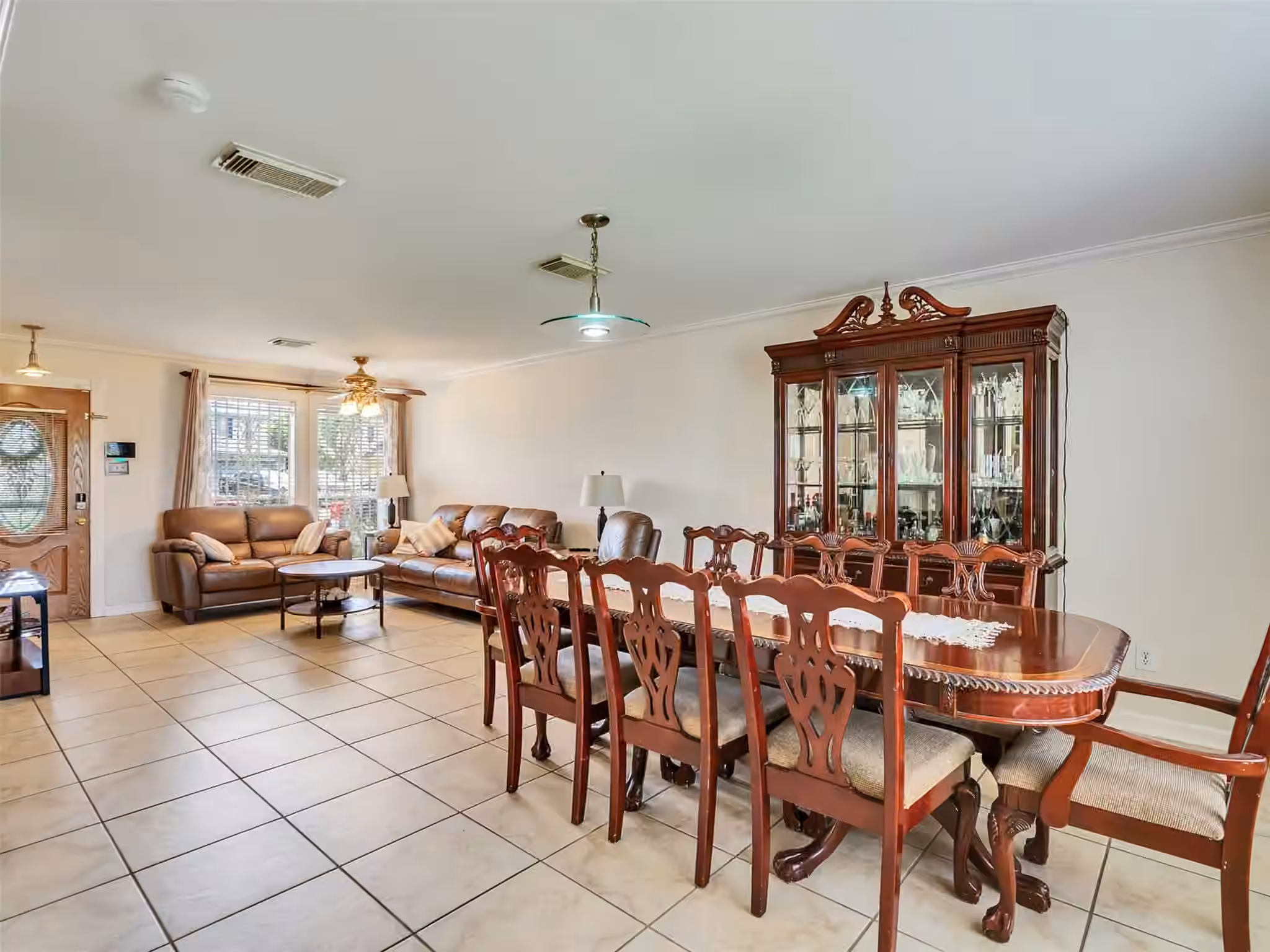 Photo 7 of 10811 Meadow Walk Lane, Houston, TX