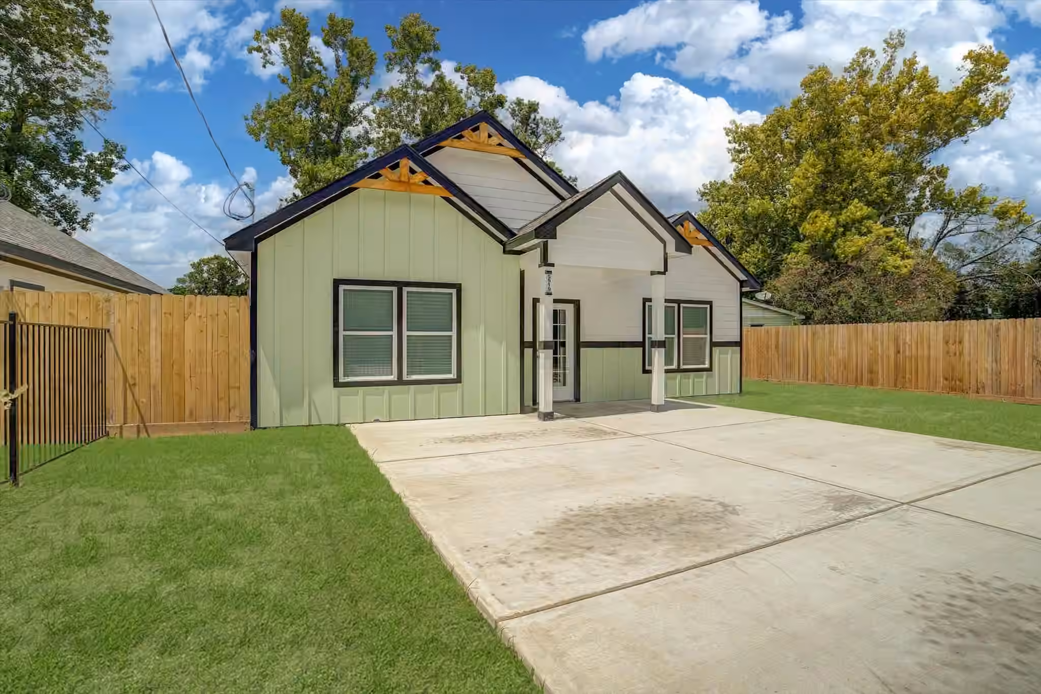 Photo 2 of 5919 Rietta Street, Houston, TX