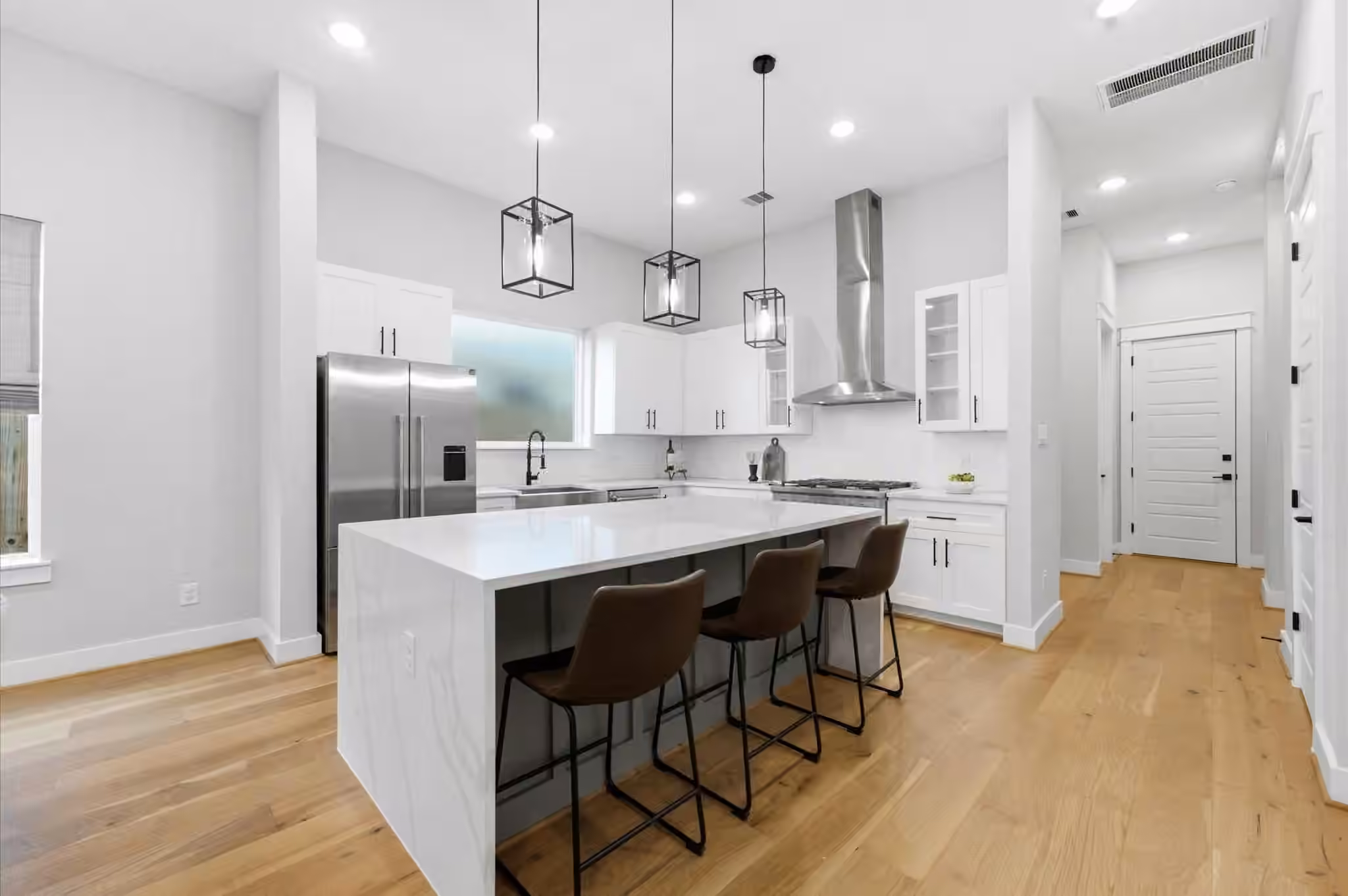 Photo 5 of 110 E 28th Street, Houston, TX