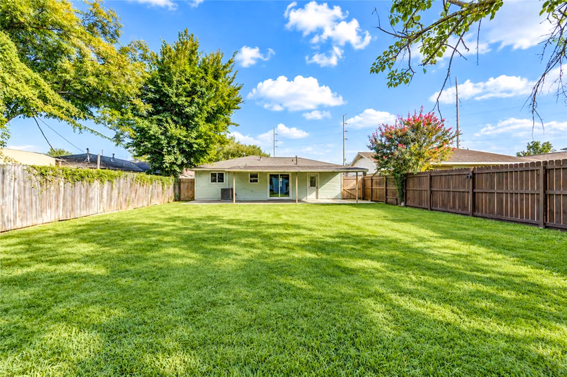 Photo 5 of 1009 Wisconsin Street, South Houston, TX