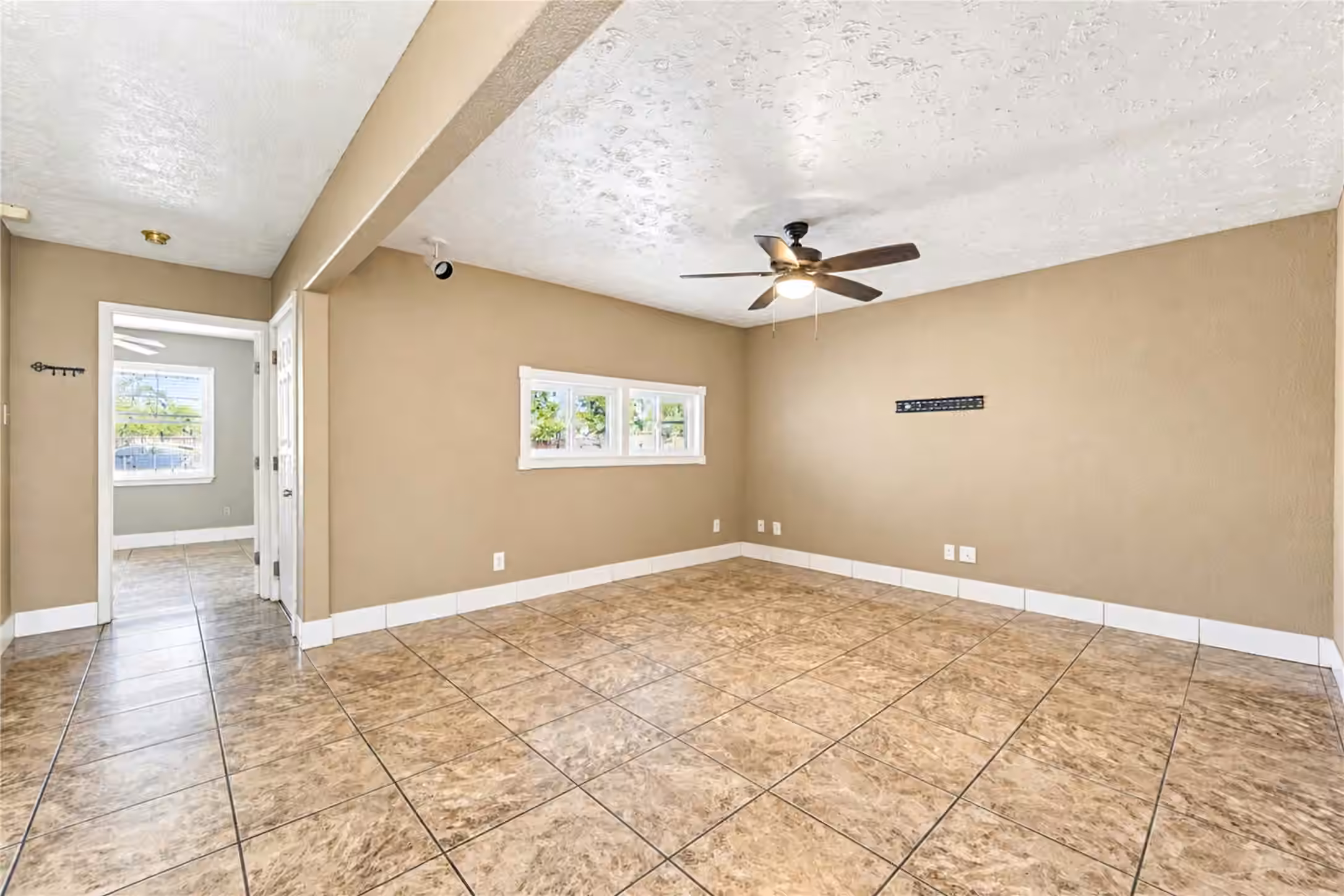 Photo 6 of 1009 Wisconsin Street, South Houston, TX