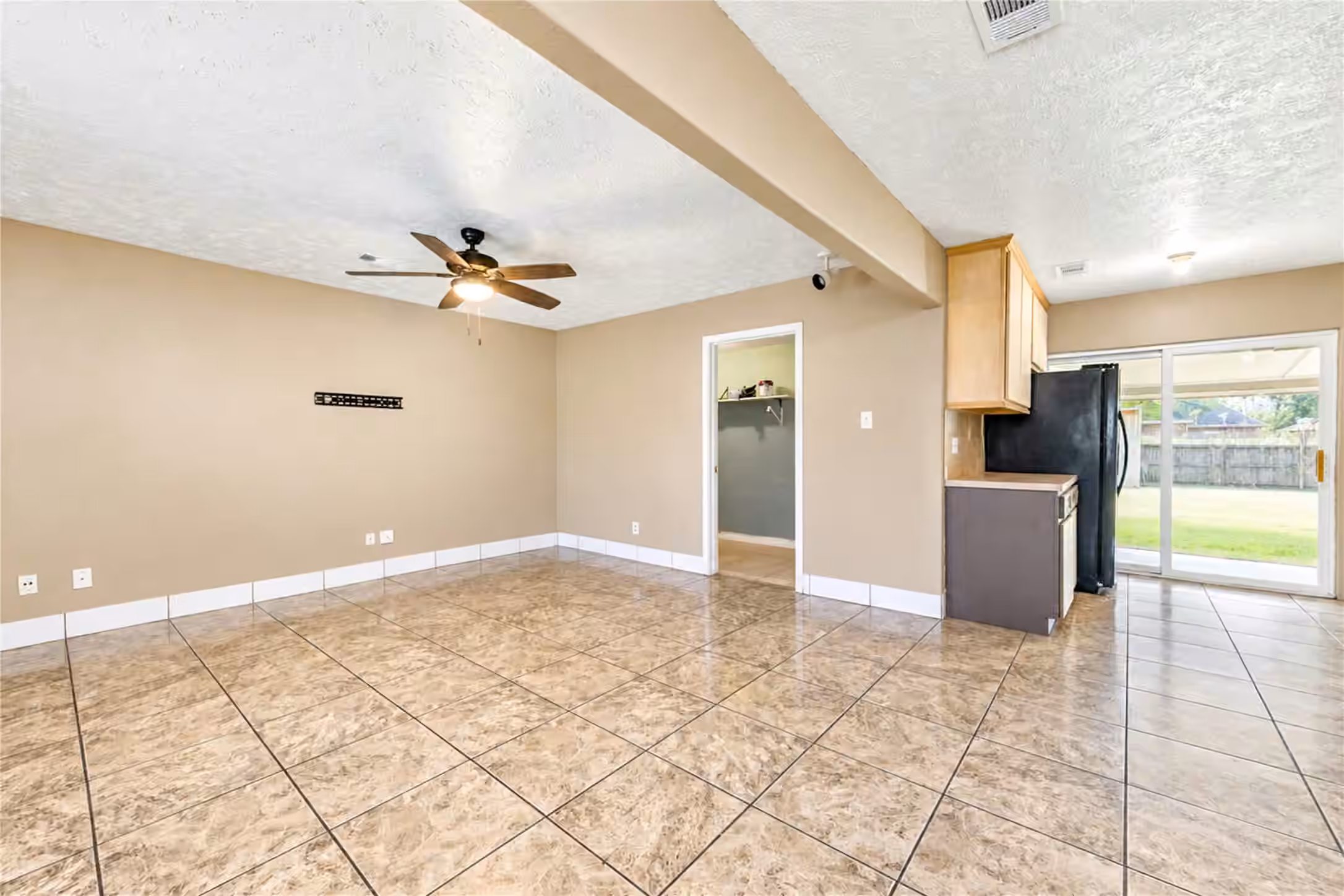 Photo 7 of 1009 Wisconsin Street, South Houston, TX